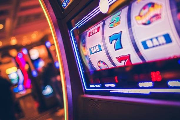 erek 44 app showing live casino tables and sports betting interface